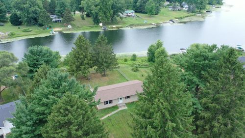 52400 Susan Ln, Dowagiac, MI, 49047-8789 | Card Image