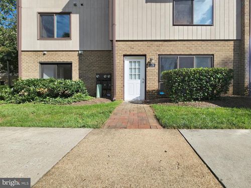 1710 Westwind Way, MCLEAN, VA, 22102-1606 | Card Image