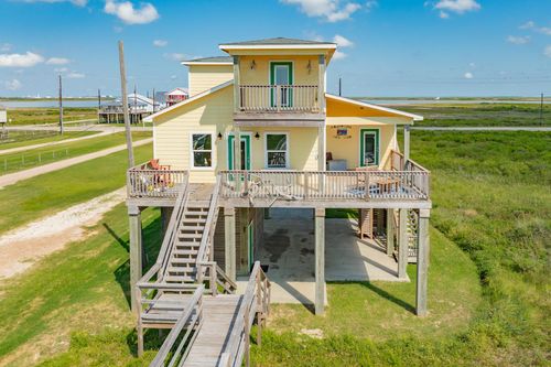 cr257-2032 Blue Water Hwy, Surfside Beach, TX, 77541-1500 | Card Image
