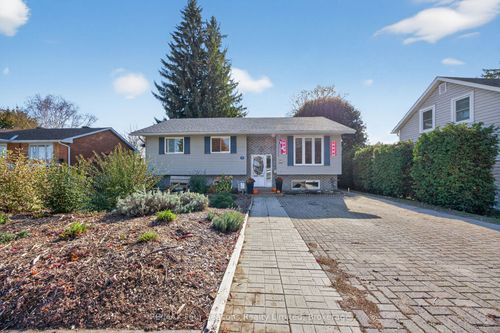 7 Batteaux Rd, Clearview, ON, L0M1P0 | Card Image