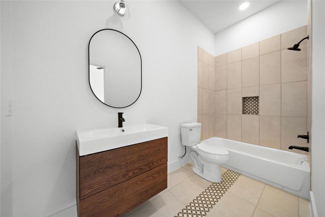 2nd Floor: 2 full baths (in addition to Primary) | Image 9