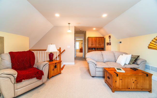 Upper Level Family Room | Image 33