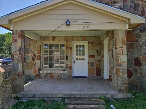 210 W Avenue A, Garland, TX, 75040-6436 | Card Image
