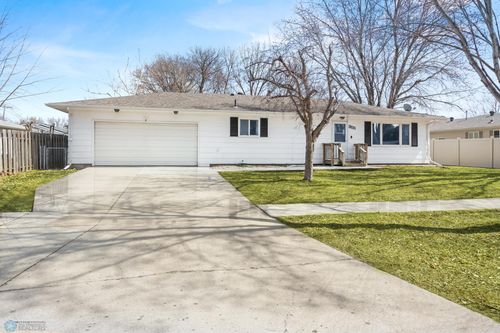 3111 3rd St N, Fargo, ND, 58102-1559 | Card Image
