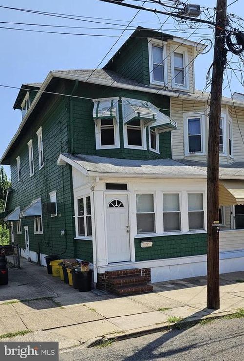 322 Columbus Ave, Trenton, NJ, 08629-2618 | Card Image