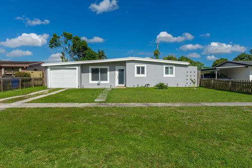 762 Gardenia Dr, Royal Palm Beach, FL, 33411-7631 | Card Image