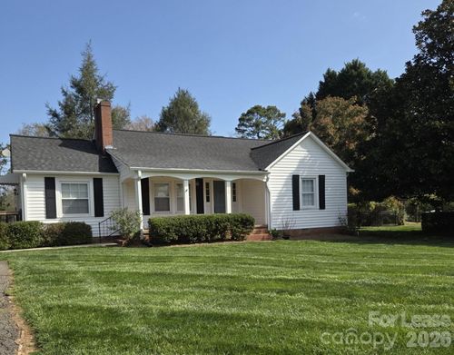 102 31st Ave Nw, Hickory, NC, 28601-1034 | Card Image