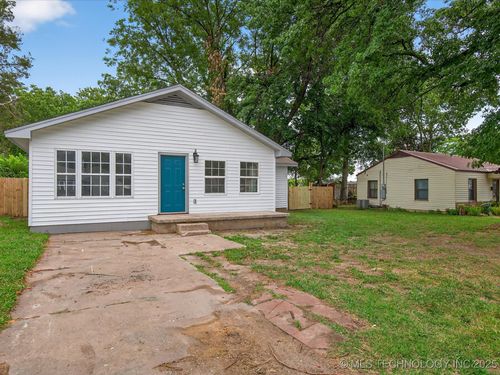 218 S Shawnee Ave, Dewey, OK, 74029-2748 | Card Image
