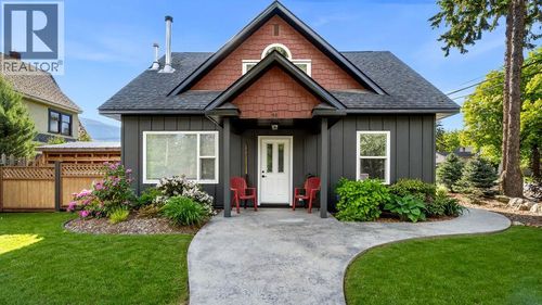 98 2nd Ave Nw, Nakusp, BC, V0G1R1 | Card Image