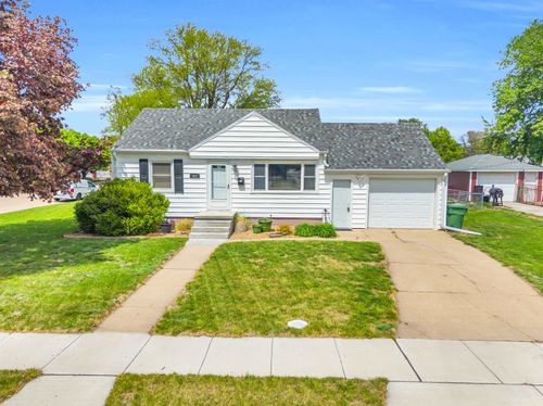 402 E 31st St, Kearney, NE, 68847-3008 | Card Image