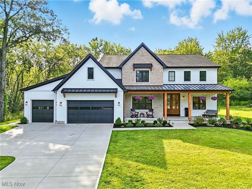 38852 Flanders Dr, Solon, OH, 44139 | Card Image