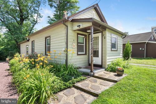 20 Princeton Ave, Rocky Hill, NJ, 08553-1004 | Card Image