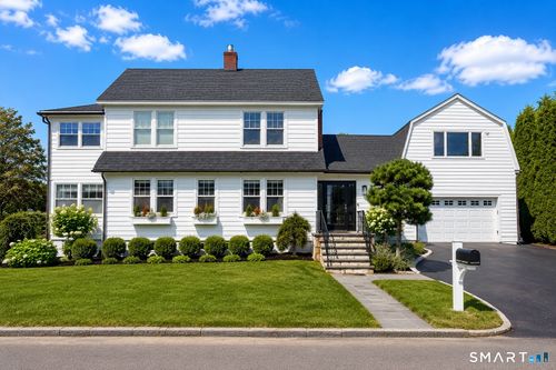 4 Bradley St, Westport, CT, 06880-6805 | Card Image