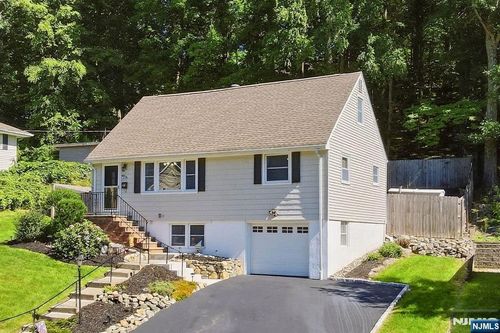 138 Rafkind Rd, Bloomingdale, NJ, 07403-1550 | Card Image