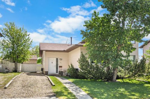 41 Castleglen Road Ne, Calgary, AB, T3J1P2 | Card Image