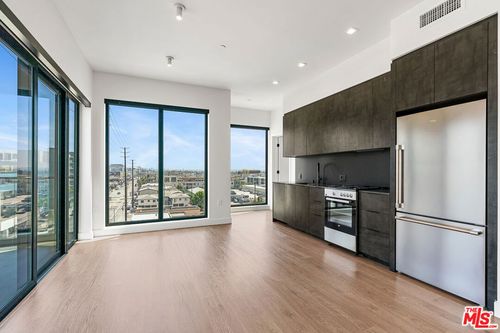 402-10700 Tabor Street, Los Angeles, CA, 90034 | Card Image