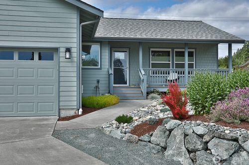 2568 Myra Pl, Langley, WA, 98260-9227 | Card Image