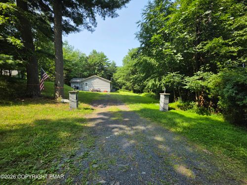 567 Big Egypt Rd, Bushkill, PA, 18324-7840 | Card Image