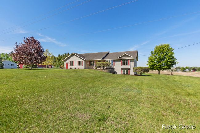 3882 40 Th St, House other with 4 bedrooms, 3 bathrooms and null parking in Hamilton MI | Image 4