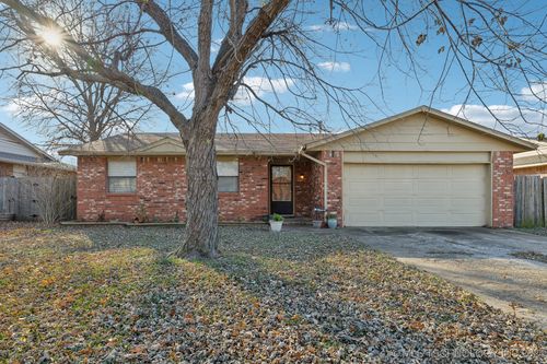 586 E 140th Street, Glenpool, OK, 74033 | Card Image