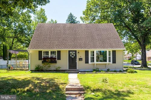 72 Washington Ave, PHOENIXVILLE, PA, 19460-3638 | Card Image