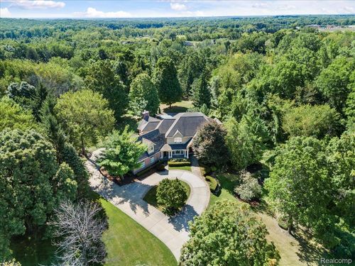 630 Sheldon Ct, Oakland Twp, MI, 48306-2167 | Card Image