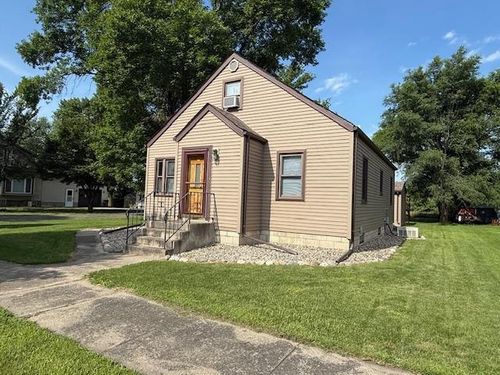 111 S Lake St, Belview, MN, 56214-4021 | Card Image