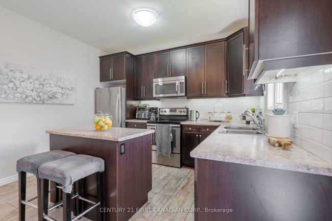 60 - 3320 Meadowgate Blvd, Condo with 3 bedrooms, 2 bathrooms and 1 parking in London ON | Image 9