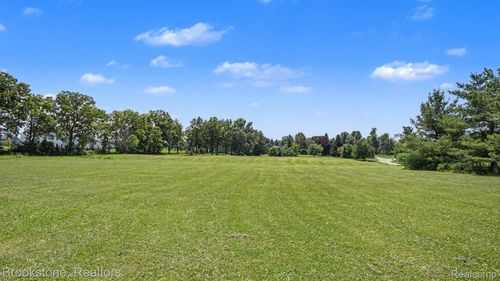 27000 Stancrest Dr, South Lyon, MI, 48178-9804 | Card Image