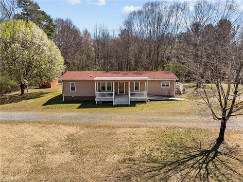 6509 Monnett Rd, Climax, NC, 27233-8008 | Card Image