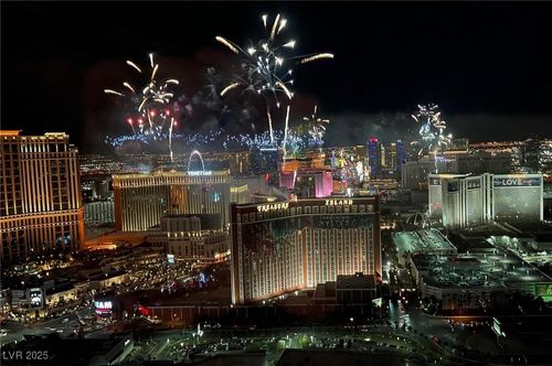 5600-2000 N Fashion Show Dr, Las Vegas, NV, 89109-1936 | Card Image