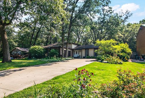 16 Deerfield Ave, Kankakee, IL, 60901-9239 | Card Image