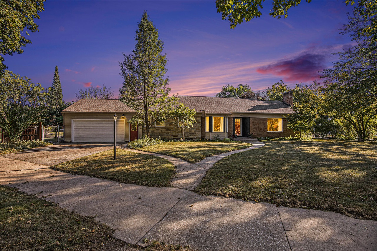 Cheshire Dr, Grand Rapids, MI 49505