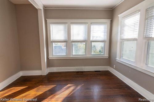 2461 Lothrop, Detroit, MI, 48206 | Card Image