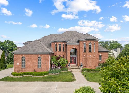 1539 Bartley Ln, Bloomfield Hills, MI, 48304-1002 | Card Image