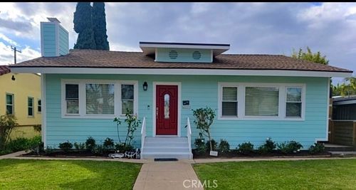 305 Roycroft Ave, Long Beach, CA, 90814-3137 | Card Image