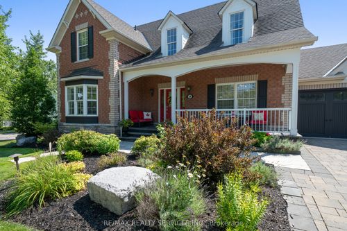 68 N Riverdale Dr, Inglewood, ON, L7C3K3 | Card Image