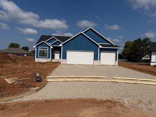 415 Stoney Creek St, Clearwater, KS, 67026-8715 | Card Image