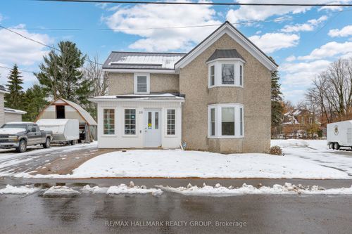 10 Wellington St W, Athens, ON, K0E1B0 | Card Image