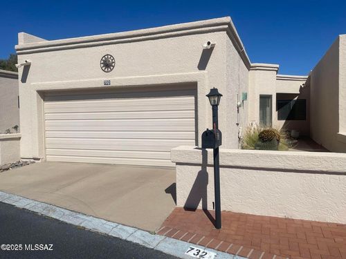 732 W Calle De Emilia, Green Valley, AZ, 85614-4705 | Card Image