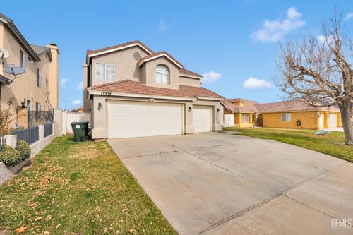 13938 Rogers Ln, Victorville, CA, 92392-6321 | Card Image