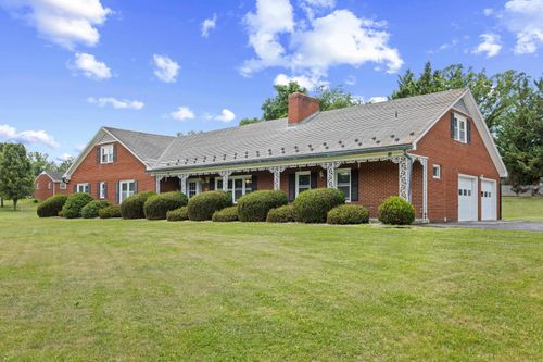 15 York Ave, STUARTS DRAFT, VA, 24477-3308 | Card Image