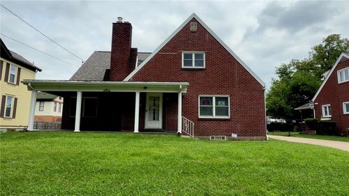 490 5th Ave, New Kensington, PA, 15068-6623 | Card Image
