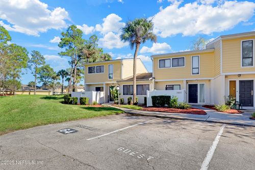 7864-7864 Playa Del Rey Ct, JACKSONVILLE, FL, 32256-7719 | Card Image