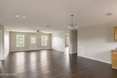 3302 Parker Blvd, Kodak, TN, 37764-1979 | Card Image