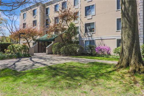 1525 Putnam Ave, Old Greenwich, CT, 06870-1316 | Card Image