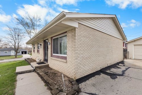 2931 N Moor Drive, Rockford, IL, 61109 | Card Image