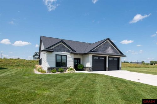 1026 Mahoe Way, Mankato, MN, 56001-7760 | Card Image