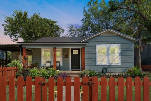 612 W Spring St, Weatherford, TX, 76086-3132 | Card Image