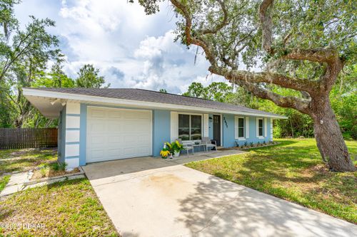 2421 W Lake Dr, Deland, FL, 32724-3243 | Card Image